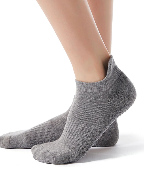Load image into Gallery viewer, Women&#39;S Non Slip Socks Grip Socks for Women Pilates Towless Grippy Cotton Yoga Socks 3 Pairs

